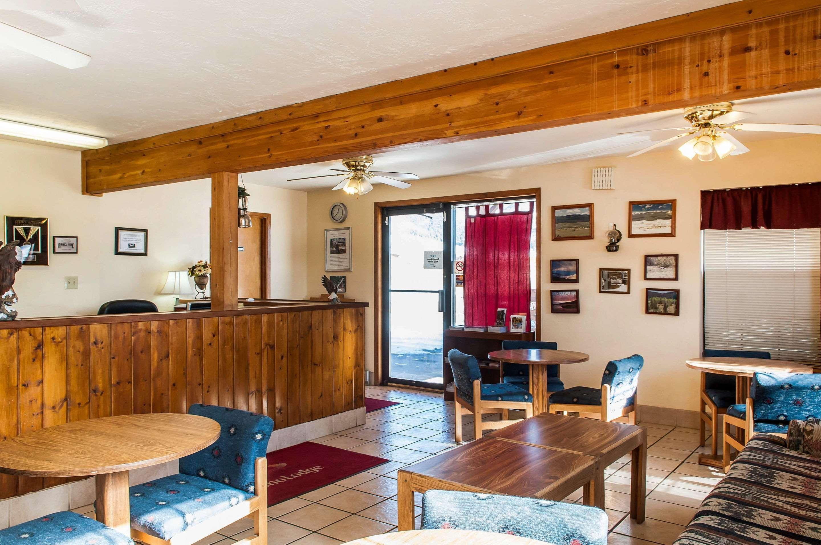 Econo Lodge Eagle Nest Exteriör bild
