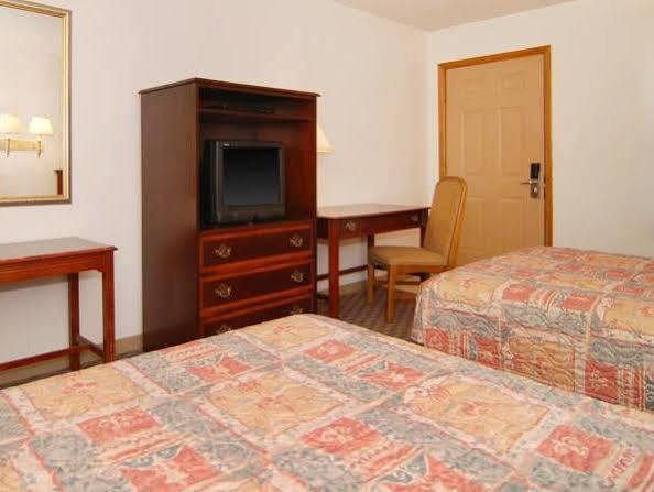 Econo Lodge Eagle Nest Exteriör bild